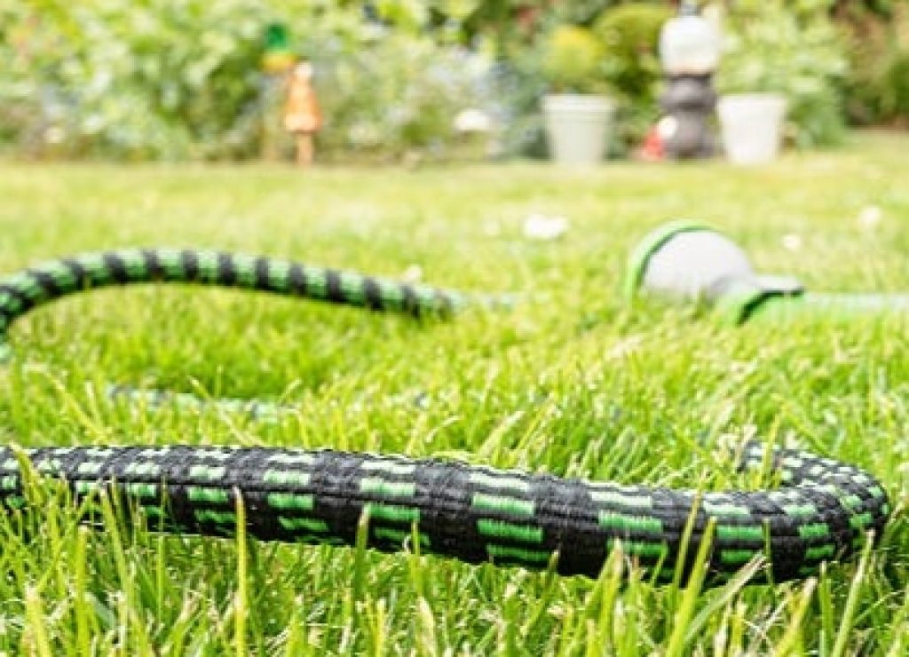 UV-resistant garden hoses